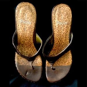 Línea Paolo Thong Wedges